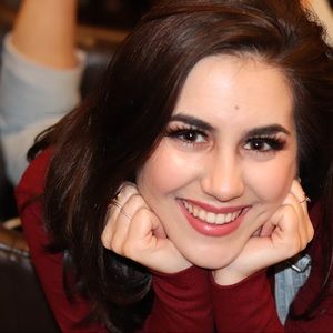 Meet your Posher, Ariana